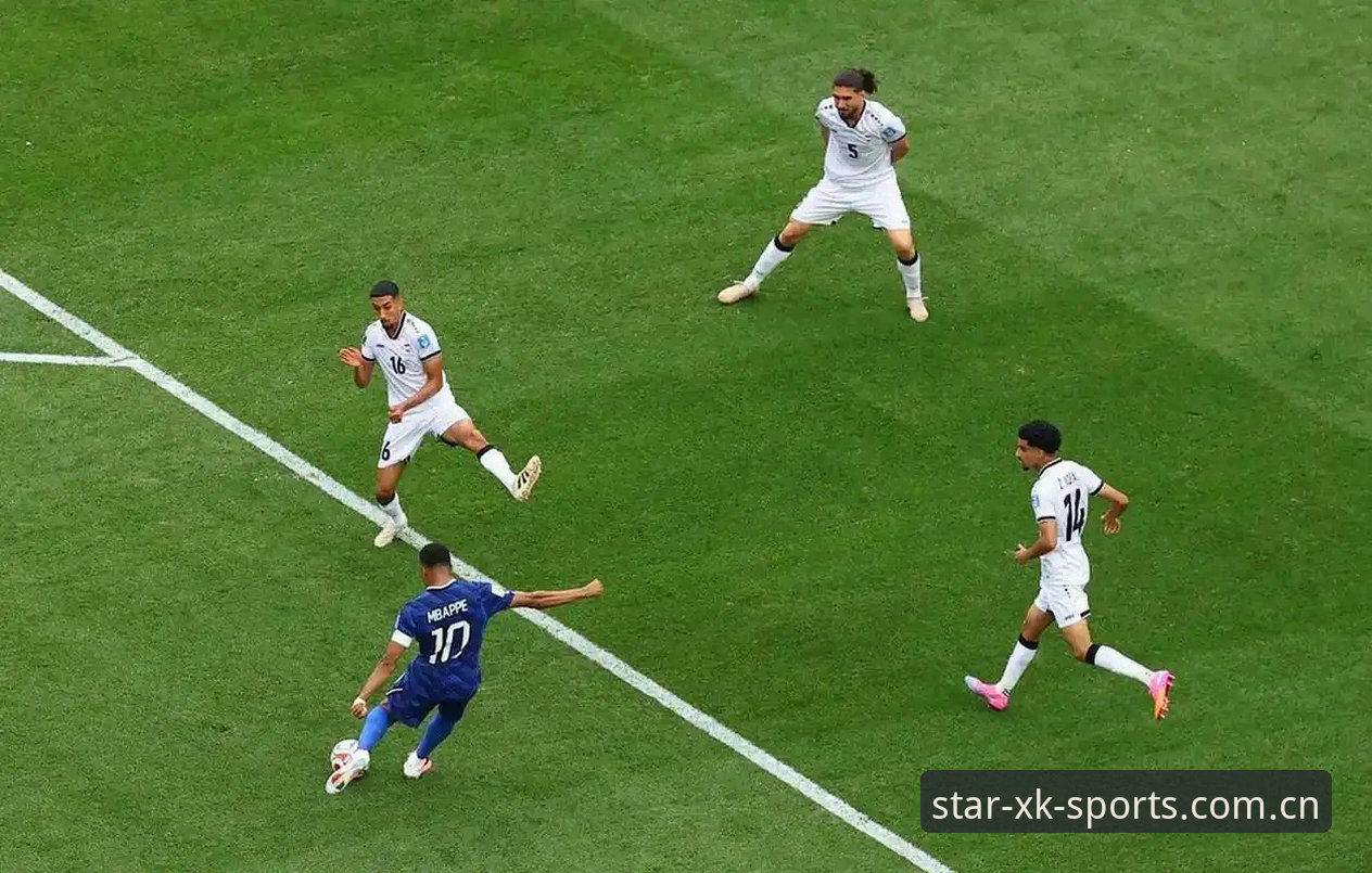 法国3-0伊拉克全面解析：雷暴中断2小时11分，姆巴佩追平克洛泽的VAR视角